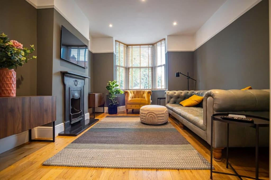 Hereford - Clifton Villa - Beautifully Presented House Located A Short Walk From City Centre - Sleeps 6 Guests - Perfect For Exploring Hereford - Hosted By Rentmyhouse Exterior photo